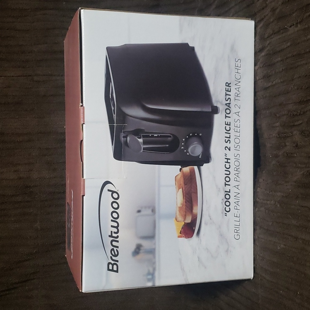 Toaster - Picture 1 of 7